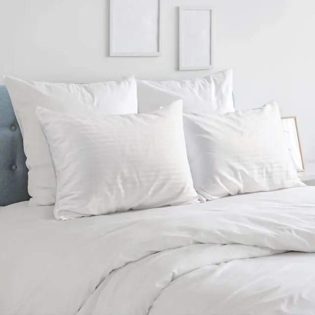 Zippered Pillow Protectors Cover Soft Comfortable Sateen 100% Long Staple Cotton Quiet and Breathable Bed Pillowcase Standard Size 4 Pack,20x26