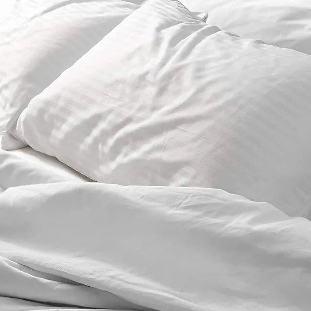 Zippered Pillow Protectors Cover Soft Comfortable Sateen 100% Long Staple Cotton Quiet and Breathable Bed Pillowcase Standard Size 4 Pack,20x26